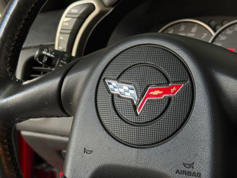 Used 2005 Chevrolet Corvette Convertible w/ Preferred Equipment Group RWD image 16