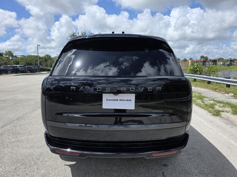 New 2026 Land Rover Range Rover Long Wheelbase SE AWD/4WD image 6
