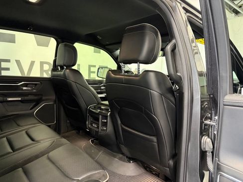 Used 2022 RAM 1500 Laramie AWD/4WD image 18