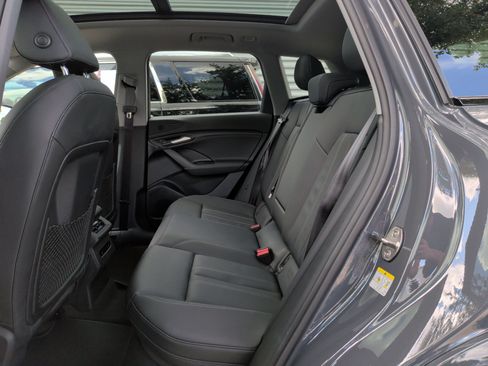Certified 2025 Audi Q6 e-tron Premium w/ Convenience Package RWD image 32