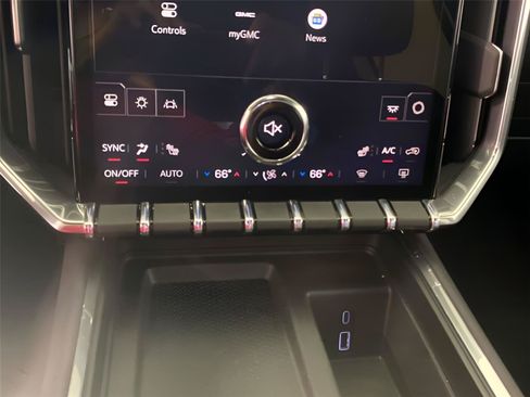 Used 2024 GMC Acadia Elevation FWD image 16