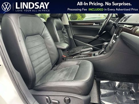 Used 2015 Volkswagen Passat TDI SEL Premium FWD image 12