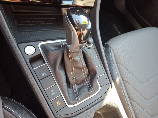 Used 2026 Volkswagen Jetta SEL FWD image 15