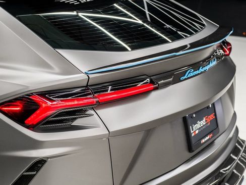 Used 2023 Lamborghini Urus Performante AWD/4WD image 42