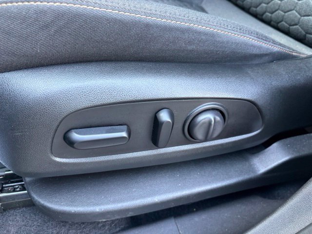 Used 2021 Chevrolet Equinox LT FWD image 23