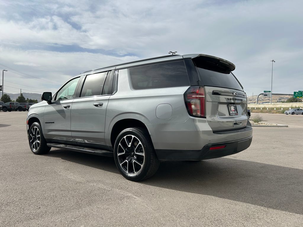 Used 2024 Chevrolet Suburban RST w/ Luxury Package AWD/4WD image 3