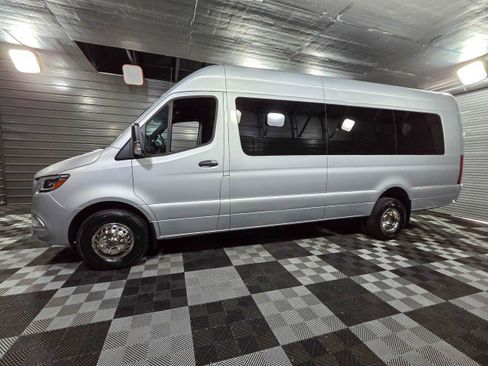 Used 2022 Mercedes-Benz Sprinter 3500 image 7