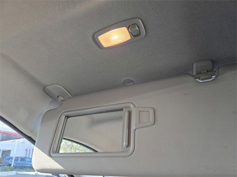 Certified 2022 Kia Niro EX image 20