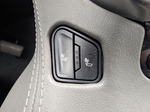 Used 2020 Chevrolet Tahoe LT w/ Luxury Package image 33