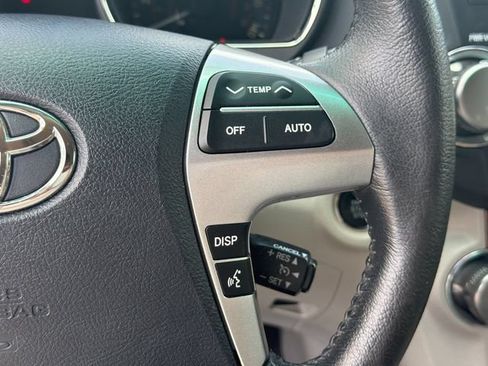 Used 2012 Toyota Highlander Limited FWD image 26