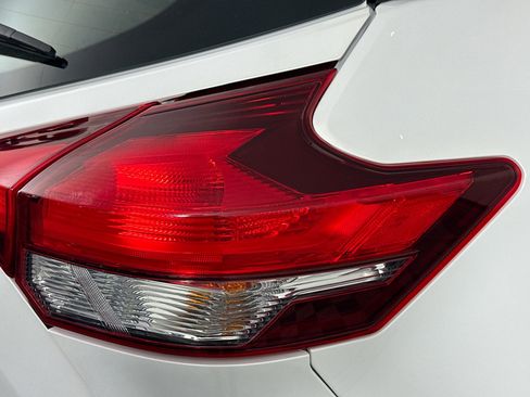 Used 2020 Nissan Kicks SV image 33