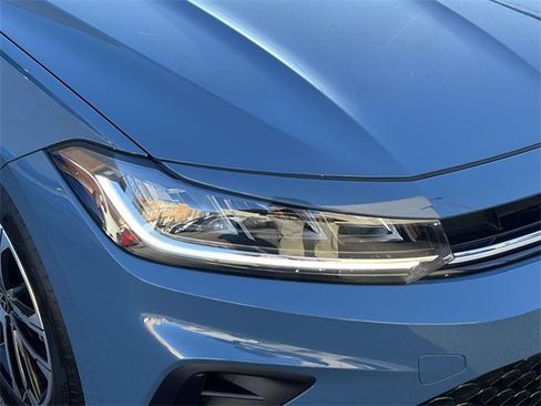 Used 2025 Volkswagen Jetta Sport image 10