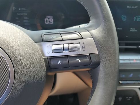 Certified 2025 Hyundai Kona SEL AWD/4WD image 21