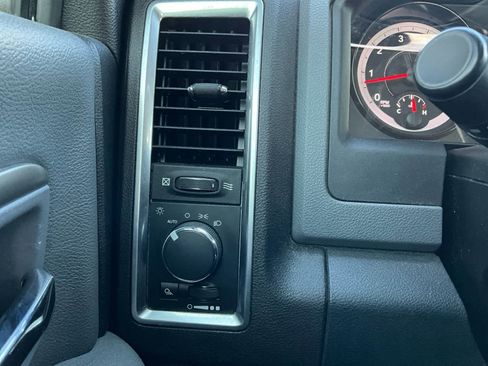 Used 2018 RAM 1500 Classic SLT image 19