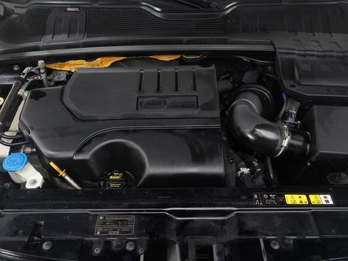 Used 2018 Land Rover Range Rover Evoque SE image 29