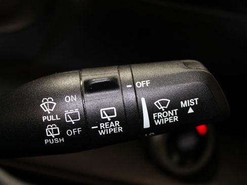 Used 2025 Jeep Wagoneer L Series II w/ 8-pass Seating Package image 47