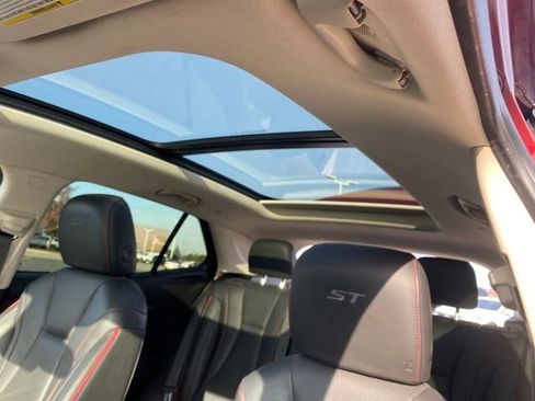 Used 2023 Buick Envision Essence w/ Sport Touring Package image 14