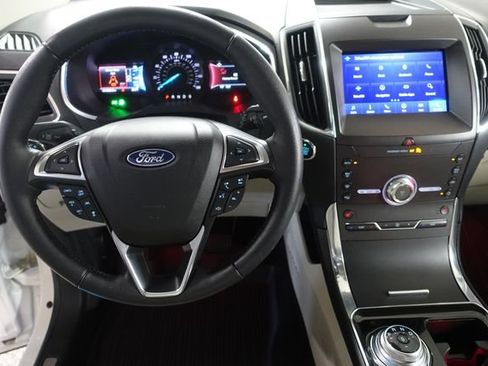 Used 2020 Ford Edge Titanium AWD/4WD image 12