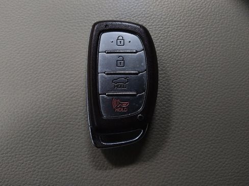 Used 2017 Hyundai Elantra Value Edition image 32