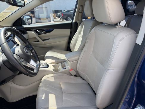 Used 2019 Nissan Rogue Sport SL w/ Premium Package FWD image 15