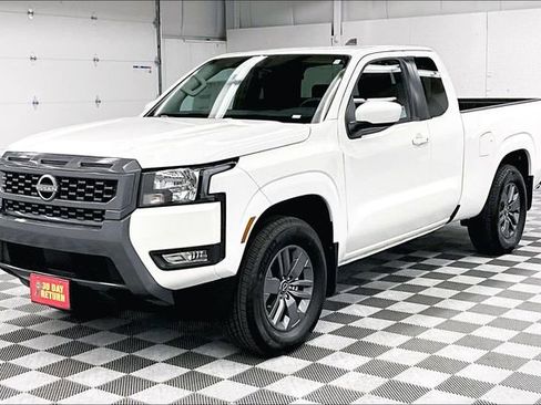 New 2025 Nissan Frontier SV w/ SV Convenience Package image 3