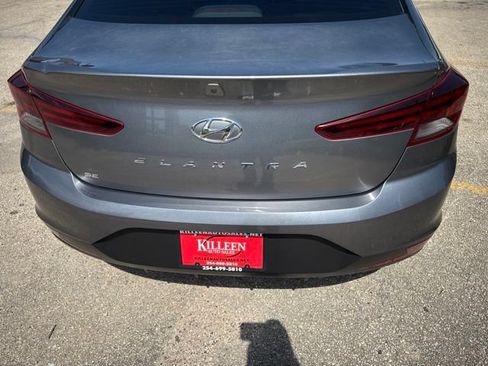 Used 2019 Hyundai Elantra SE w/ Cargo Package FWD image 18