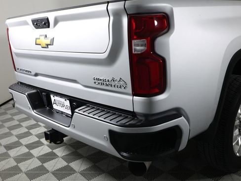 Used 2022 Chevrolet Silverado 3500 High Country w/ Technology Package AWD/4WD image 56