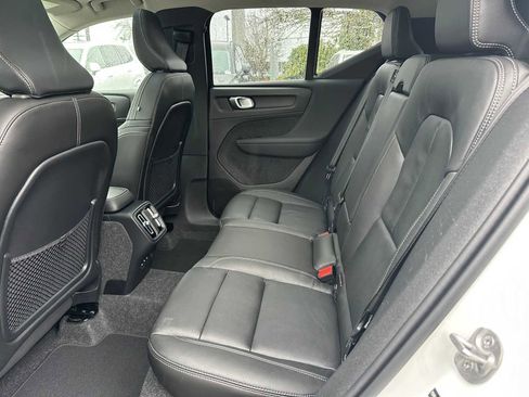 Used 2025 Volvo XC40 B5 Core w/ Protection Package Premier image 15