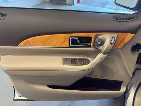 Used 2015 Lincoln MKX AWD w/ Equipment Group 102A image 15