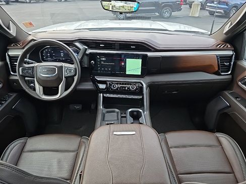 Used 2025 GMC Sierra 3500 Denali w/ Denali Reserve Package image 29