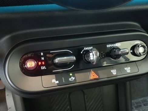 Certified 2025 MINI Cooper 2-Door Hardtop image 11