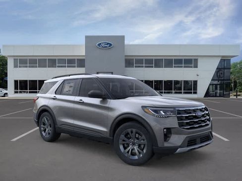 New 2026 Ford Explorer Active w/ Active Comfort Package image 7