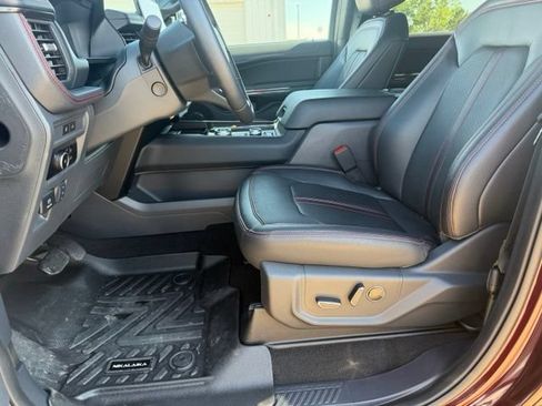 Used 2024 Ford Expedition Max Limited AWD/4WD image 17