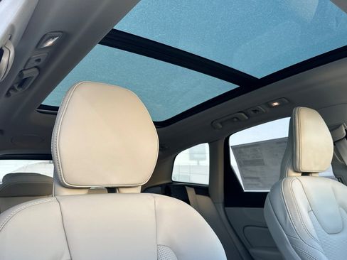 New 2026 Volvo XC60 B5 Ultra w/ Protection Package Premier image 19