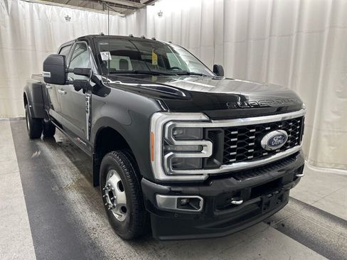 Used 2023 Ford F350 Limited w/ FX4 Off-Road Package AWD/4WD image 2