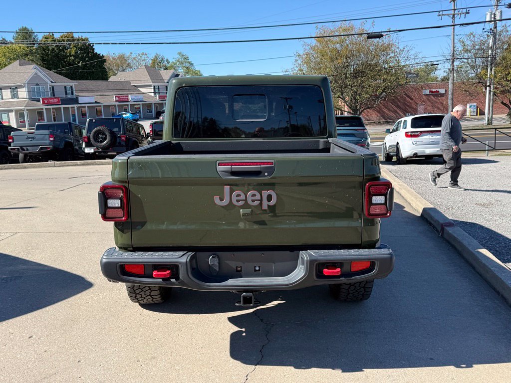 Used 2021 Jeep Gladiator Rubicon AWD/4WD image 7