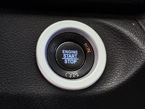 Used 2017 RAM 1500 Laramie w/ Convenience Group RWD image 17