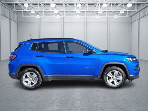 Used 2022 Jeep Compass Latitude image 7