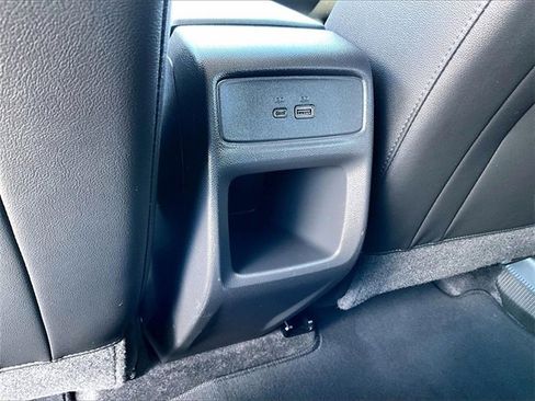 Used 2025 Chevrolet Trax LT w/ LT Convenience Package image 26