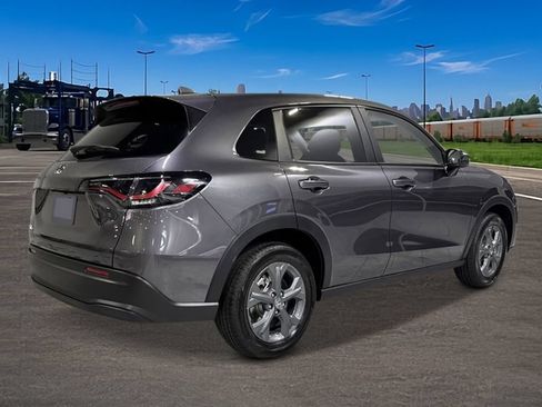 New 2027 Honda HR-V LX image 2