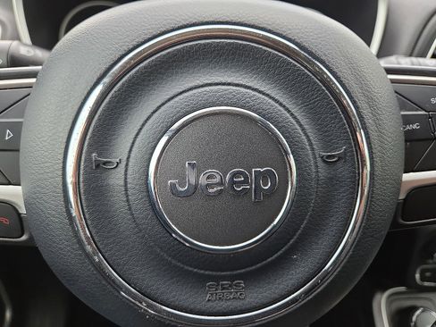 Used 2018 Jeep Compass Latitude w/ Popular Equipment Group AWD/4WD image 22