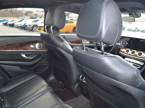 Used 2017 Mercedes-Benz E 300 4MATIC image 26