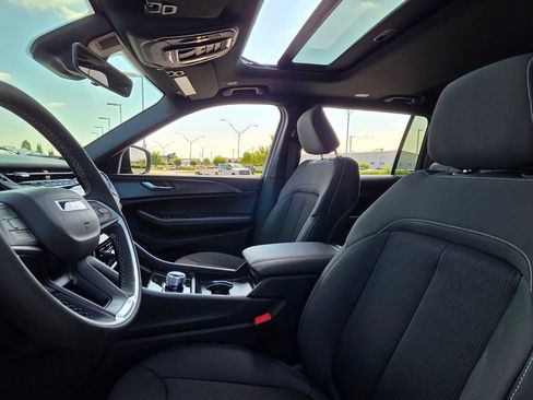 New 2025 Jeep Grand Cherokee L Laredo w/ Luxury Tech Group I image 24