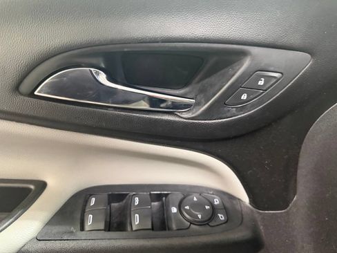 Used 2019 Chevrolet Equinox LS w/ LS Convenience Package FWD image 11