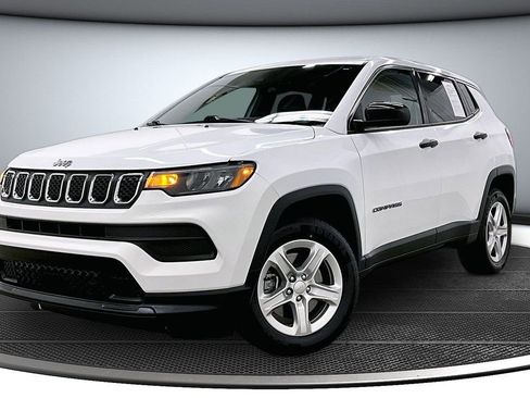 Used 2023 Jeep Compass Sport AWD/4WD image 3