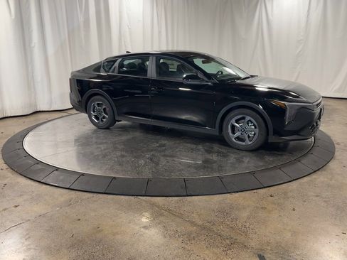 New 2025 Kia K4 LXS image 3