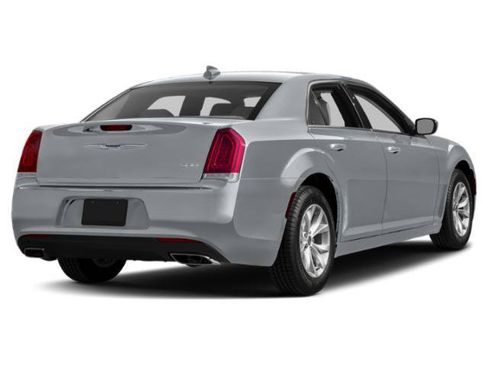 Used 2015 Chrysler 300 Limited w/ Driver Convenience Group AWD/4WD image 4