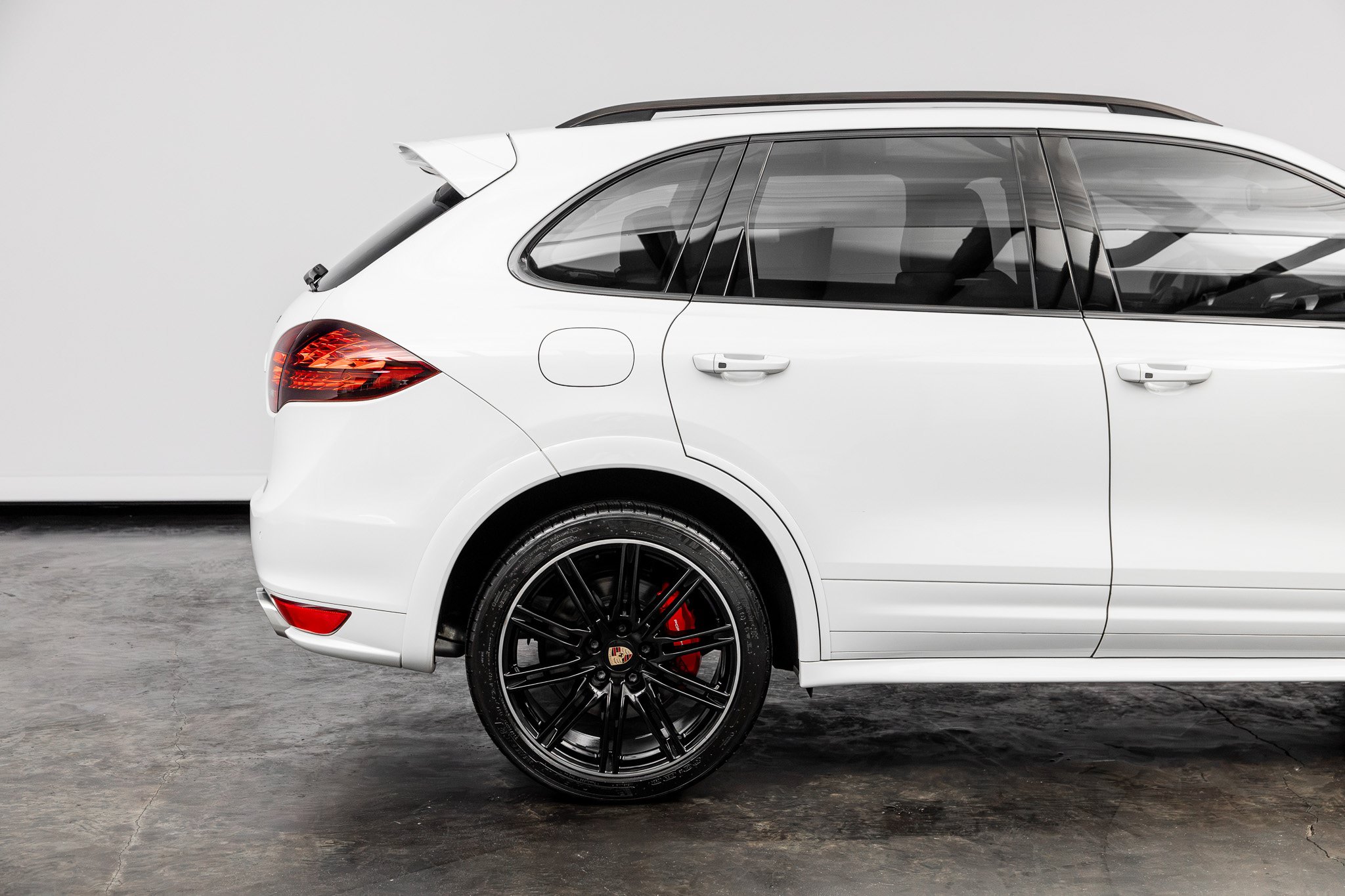 Used 2014 Porsche Cayenne Turbo S AWD/4WD image 24