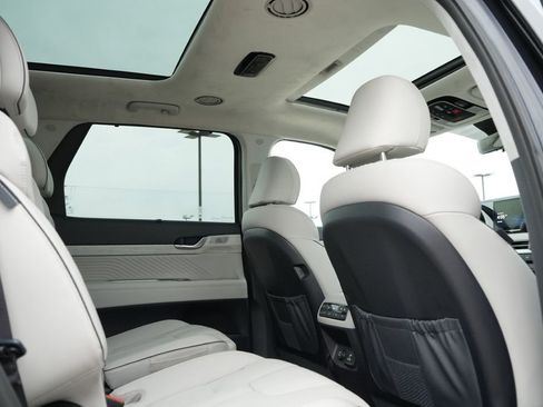 Used 2025 Hyundai Palisade Calligraphy image 17