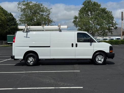 Used 2015 Chevrolet Express 3500 Extended image 5